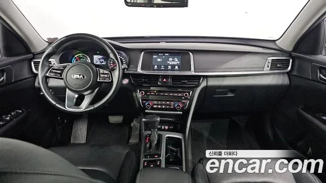 Kia K5 — интерьер