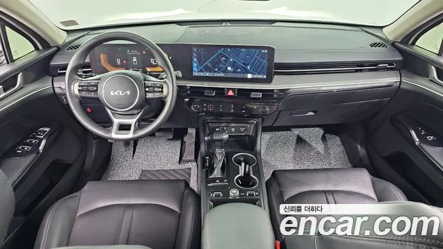 Kia K5 — интерьер