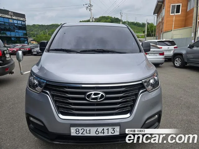 Hyundai Starex