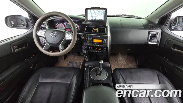 KG Mobility Korando — интерьер