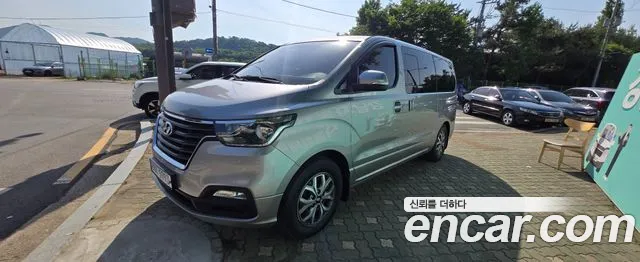 Hyundai Starex