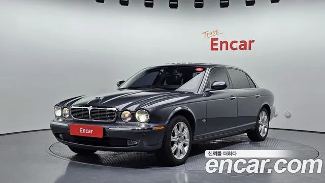 Jaguar XJ-8