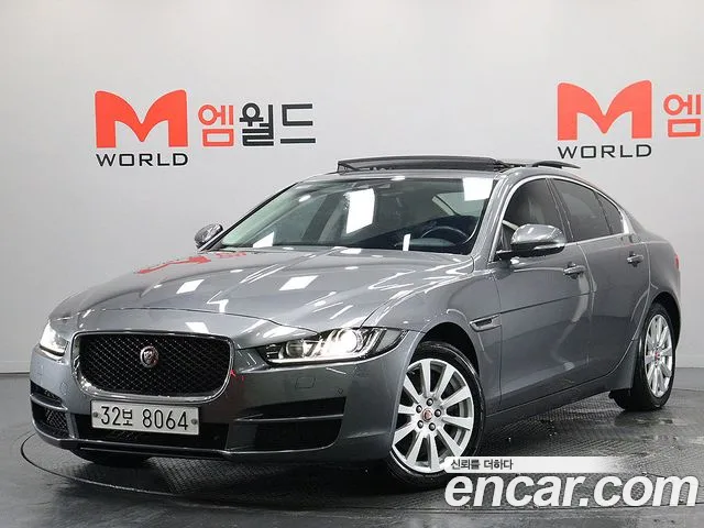 Jaguar XE