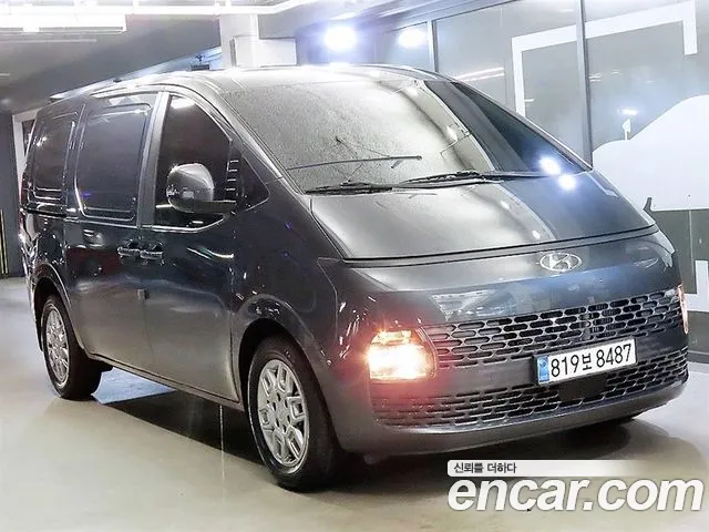 Hyundai Staria