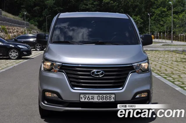 Hyundai Starex