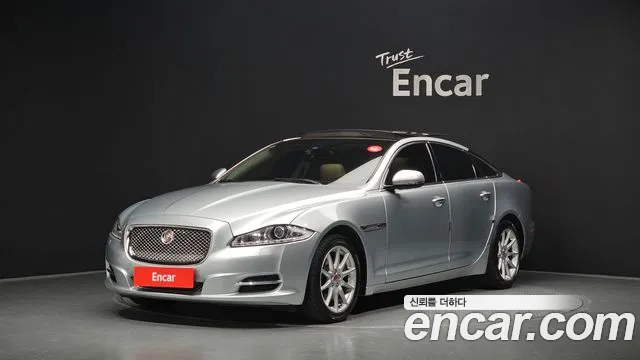 Jaguar XJ