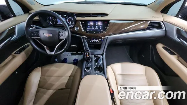 Cadillac XT6 — интерьер