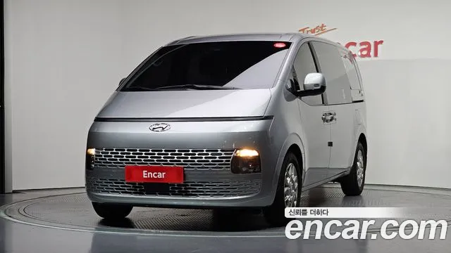 Hyundai Staria