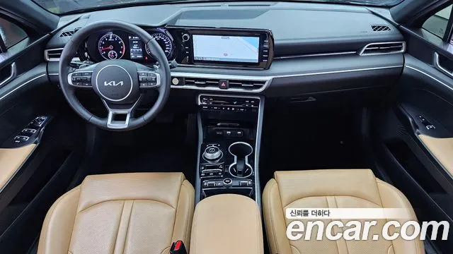 Kia K5 — интерьер
