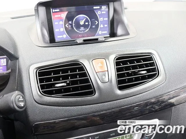 Renault Korea SM3 — интерьер