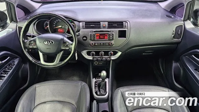 Kia Pride — интерьер
