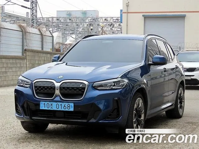 BMW iX3