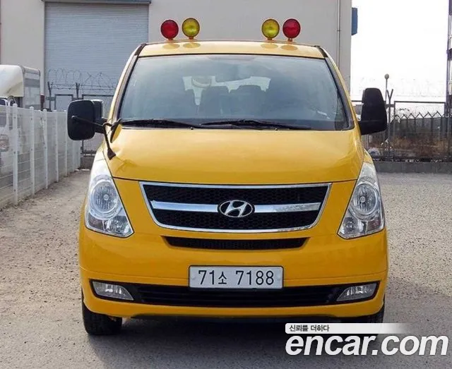 Hyundai Starex