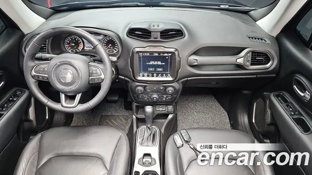 Jeep Renegade — интерьер