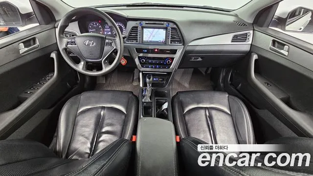 Hyundai Sonata — интерьер