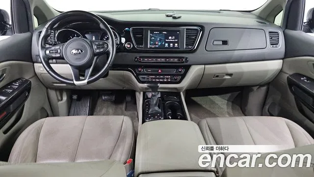 Kia Carnival — интерьер