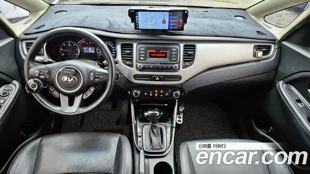 Kia Carens — интерьер
