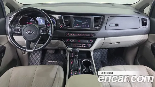Kia Carnival — интерьер
