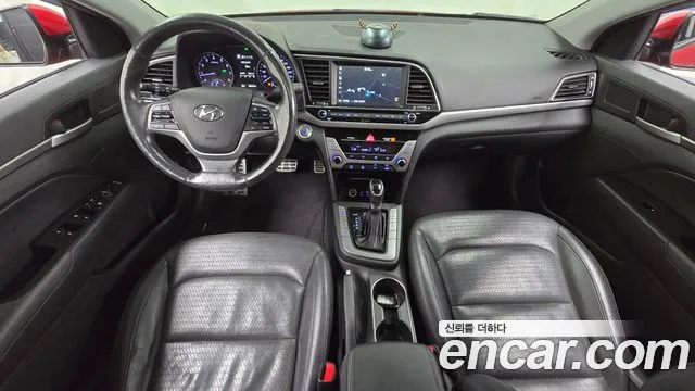 Hyundai Elantra — интерьер