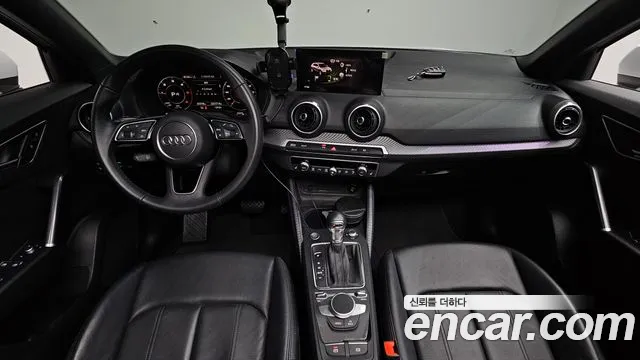 Audi Q2 — интерьер