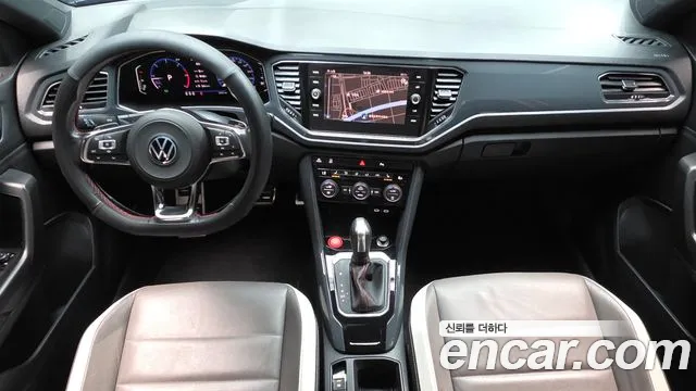 Volkswagen T-Roc — интерьер