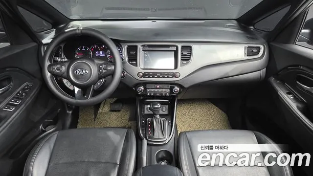 Kia Carens — интерьер
