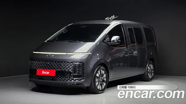 Hyundai Staria