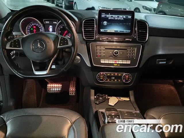 Mercedes-Benz GLE-класс — интерьер