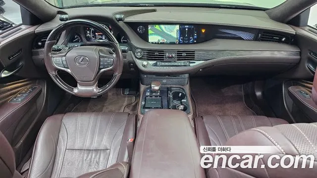 Lexus LS — интерьер