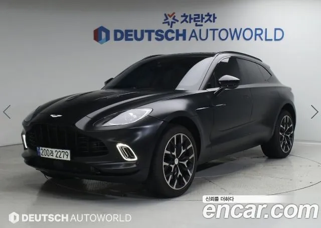 Aston Martin DBX