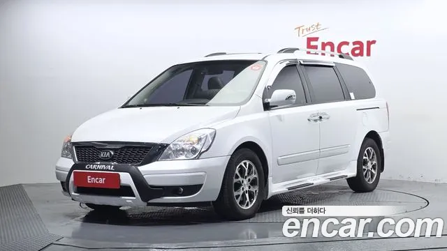 Kia Carnival — экстерьер