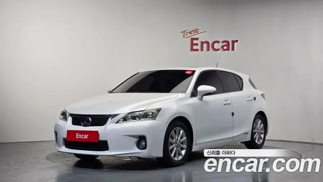 Lexus CT200h