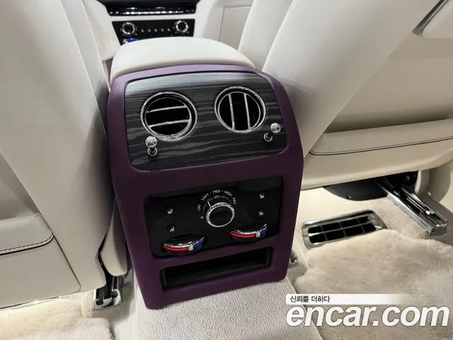 Rolls-Royce Ghost — интерьер