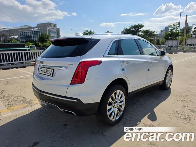 Cadillac XT5 — интерьер