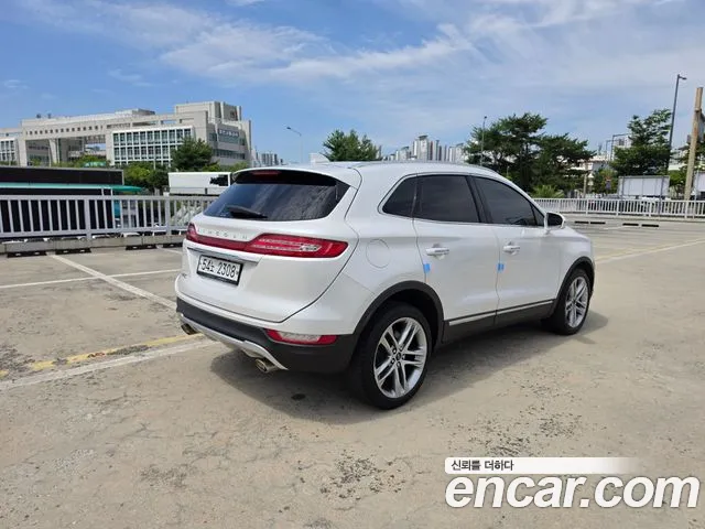 Lincoln MKC — интерьер