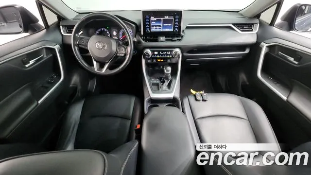 Toyota RAV4 — интерьер