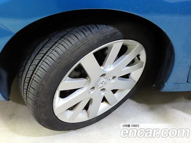 Peugeot 207 — интерьер