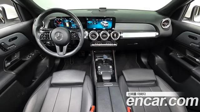 Mercedes-Benz GLB-класс — интерьер