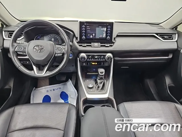 Toyota RAV4 — интерьер