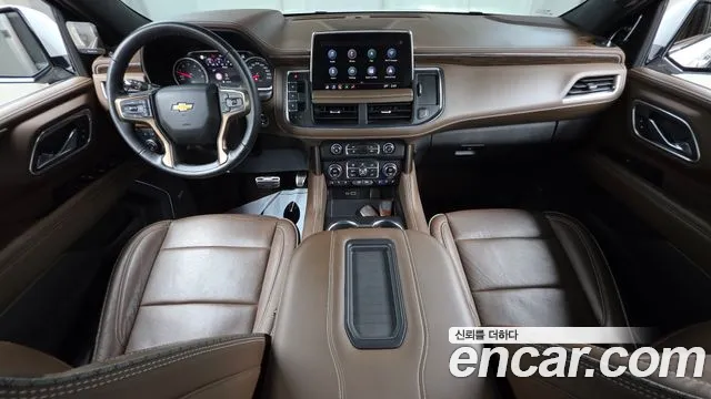 Chevrolet Suburban Van — интерьер