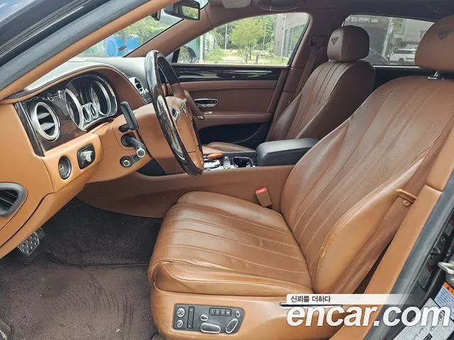 Bentley Flying Spur — интерьер
