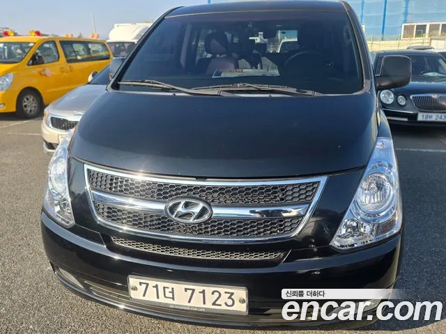 Hyundai Starex