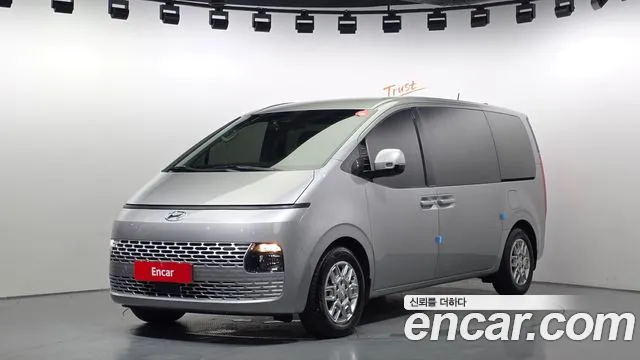 Hyundai Staria