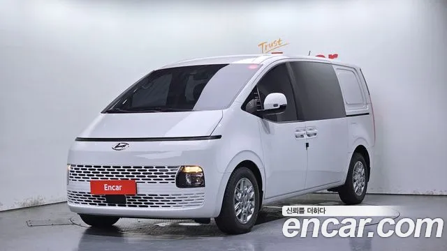 Hyundai Staria