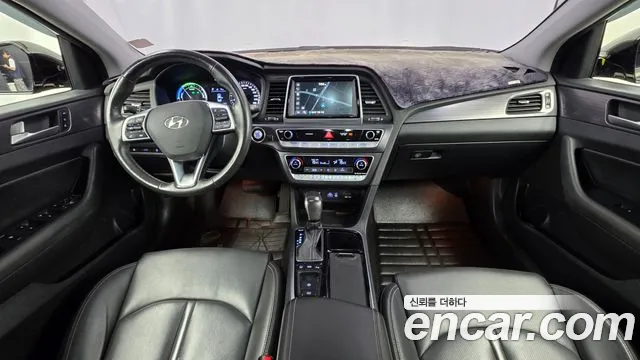 Hyundai Sonata — интерьер