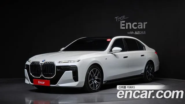 BMW i7