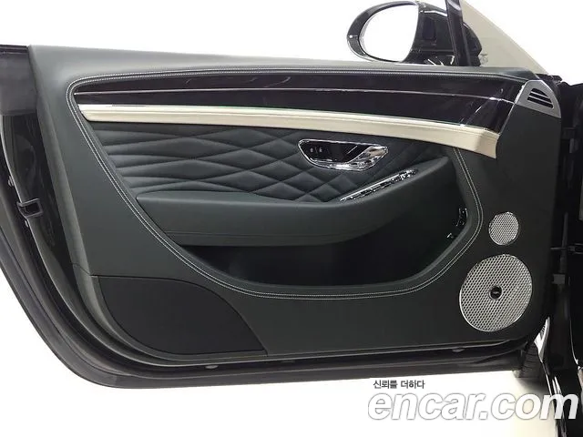 Bentley Continental — интерьер