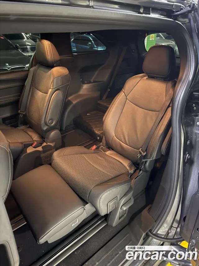 Toyota Sienna — интерьер
