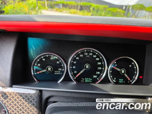 Rolls-Royce Cullinan — интерьер