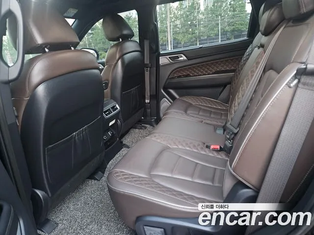 KG Mobility Rexton — интерьер